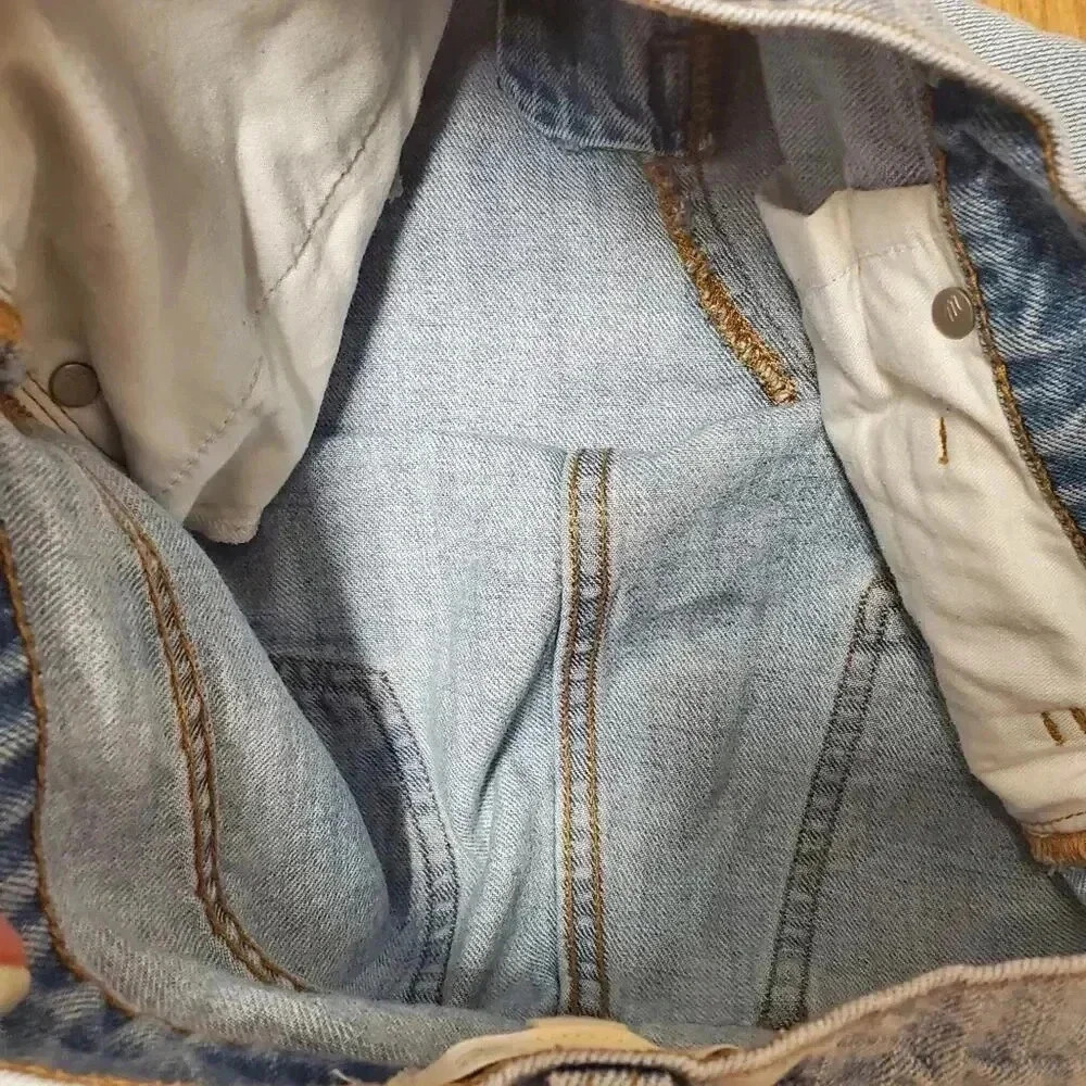 Madewell Rigid Denim A-Line Mini Skirt in Lunar Wash: Cutout Edition 27 - Picture 5 of 5